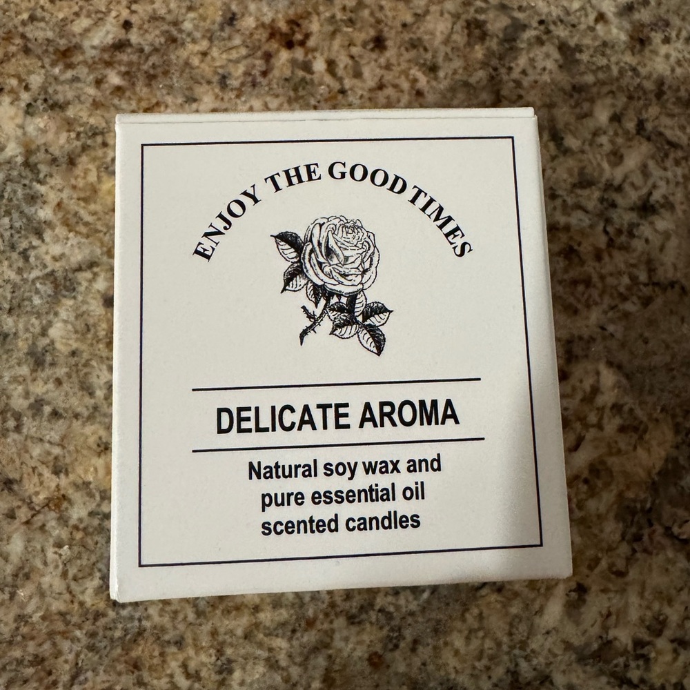Delicate Aroma Scented Candle